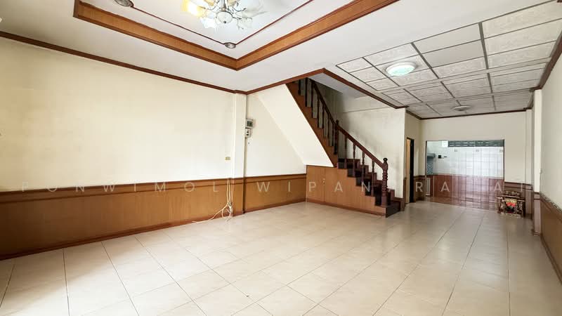 Rungkit Villa 9 Romklao 58, Bangkok, Khlong Sam Prawet, Lat Krabang, Bangkok, 2 Bedrooms, 120 sqm, Townhouse For Sale, by Ponwimol Wipanarapai, 500477138 - DDproperty.com