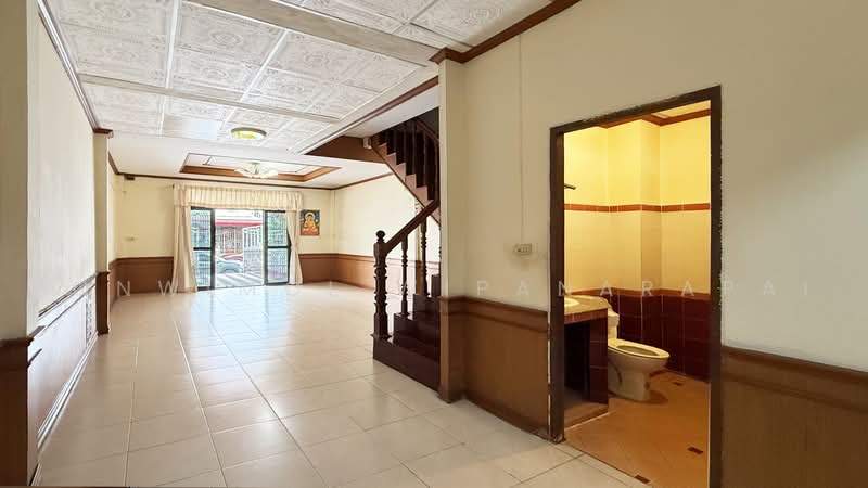Rungkit Villa 9 Romklao 58, Bangkok, Khlong Sam Prawet, Lat Krabang, Bangkok, 2 Bedrooms, 120 sqm, Townhouse For Sale, by Ponwimol Wipanarapai, 500477138 - DDproperty.com