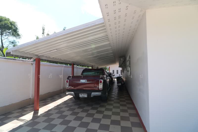 บ้านหรูริมทะเลสาบ 4 ห้องนอน 5 ห้องน้ำ บ้านตาด อุดร, อุดรธานี, บ้านตาด, เมืองอุดรธานี, อุดรธานี, 299 ตร.ม., บ้านเดี่ยว ขาย, โดย วีรภัทรา ดาร์เปอร์, 500477141 - DDproperty.com