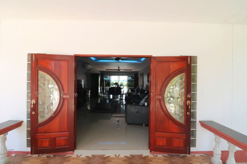Luxury 4BR 5BA Lakeside Home for Sale Ban Tat, Udon Thani, Ban Tat, Muang Udon Thani, Udon Thani, 4 Bedrooms, 299 sqm, Single Detached House For Sale, by วีรภัทรา ดาร์เปอร์, 500477141 - DDproperty.com
