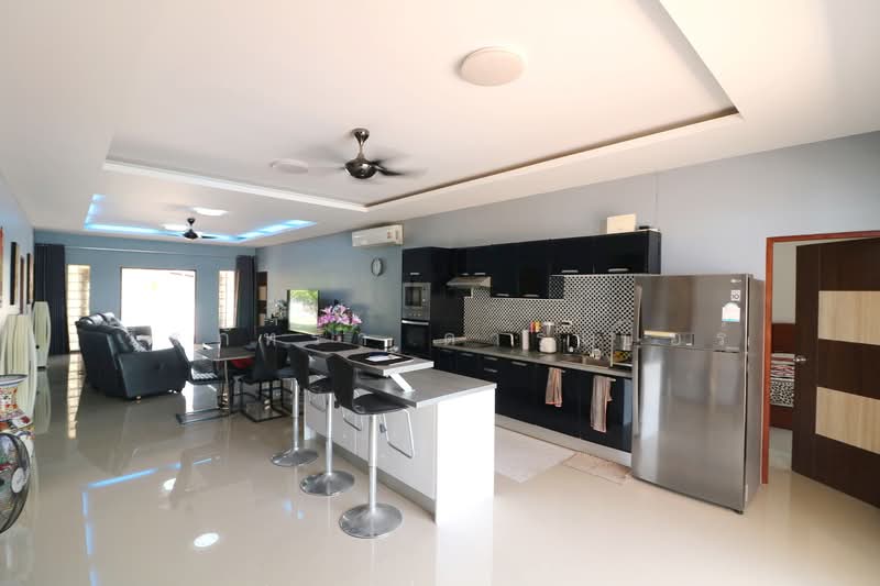 Luxury 4BR 5BA Lakeside Home for Sale Ban Tat, Udon Thani, Ban Tat, Muang Udon Thani, Udon Thani, 4 Bedrooms, 299 sqm, Single Detached House For Sale, by วีรภัทรา ดาร์เปอร์, 500477141 - DDproperty.com