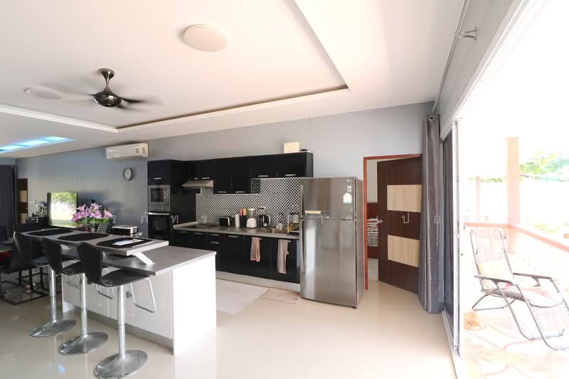 Luxury 4BR 5BA Lakeside Home for Sale Ban Tat, Udon Thani, Ban Tat, Muang Udon Thani, Udon Thani, 4 Bedrooms, 299 sqm, Single Detached House For Sale, by วีรภัทรา ดาร์เปอร์, 500477141 - DDproperty.com