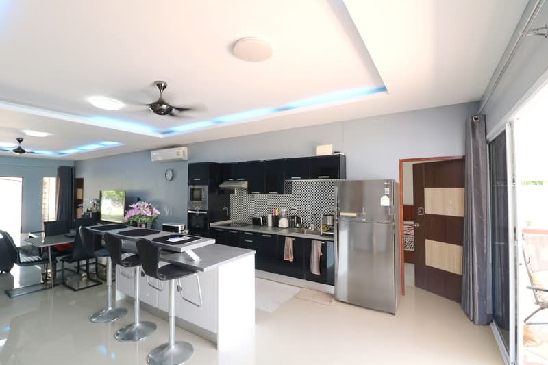 Luxury 4BR 5BA Lakeside Home for Sale Ban Tat, Udon Thani, Ban Tat, Muang Udon Thani, Udon Thani, 4 Bedrooms, 299 sqm, Single Detached House For Sale, by วีรภัทรา ดาร์เปอร์, 500477141 - DDproperty.com