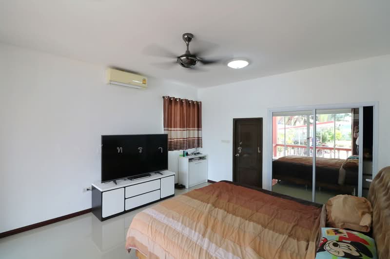 Luxury 4BR 5BA Lakeside Home for Sale Ban Tat, Udon Thani, Ban Tat, Muang Udon Thani, Udon Thani, 4 Bedrooms, 299 sqm, Single Detached House For Sale, by วีรภัทรา ดาร์เปอร์, 500477141 - DDproperty.com