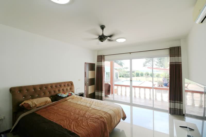 Luxury 4BR 5BA Lakeside Home for Sale Ban Tat, Udon Thani, Ban Tat, Muang Udon Thani, Udon Thani, 4 Bedrooms, 299 sqm, Single Detached House For Sale, by วีรภัทรา ดาร์เปอร์, 500477141 - DDproperty.com