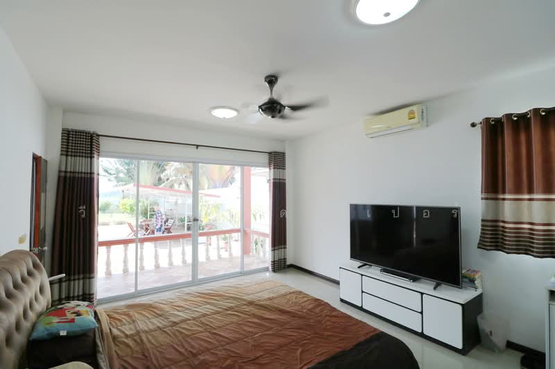 Luxury 4BR 5BA Lakeside Home for Sale Ban Tat, Udon Thani, Ban Tat, Muang Udon Thani, Udon Thani, 4 Bedrooms, 299 sqm, Single Detached House For Sale, by วีรภัทรา ดาร์เปอร์, 500477141 - DDproperty.com