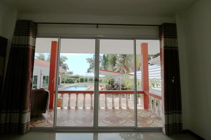 บ้านหรูริมทะเลสาบ 4 ห้องนอน 5 ห้องน้ำ บ้านตาด อุดร, อุดรธานี, บ้านตาด, เมืองอุดรธานี, อุดรธานี, 299 ตร.ม., บ้านเดี่ยว ขาย, โดย วีรภัทรา ดาร์เปอร์, 500477141 - DDproperty.com