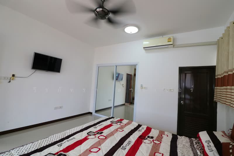 Luxury 4BR 5BA Lakeside Home for Sale Ban Tat, Udon Thani, Ban Tat, Muang Udon Thani, Udon Thani, 4 Bedrooms, 299 sqm, Single Detached House For Sale, by วีรภัทรา ดาร์เปอร์, 500477141 - DDproperty.com