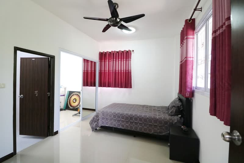 Luxury 4BR 5BA Lakeside Home for Sale Ban Tat, Udon Thani, Ban Tat, Muang Udon Thani, Udon Thani, 4 Bedrooms, 299 sqm, Single Detached House For Sale, by วีรภัทรา ดาร์เปอร์, 500477141 - DDproperty.com