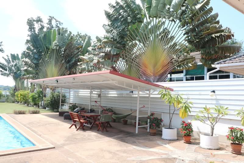 บ้านหรูริมทะเลสาบ 4 ห้องนอน 5 ห้องน้ำ บ้านตาด อุดร, อุดรธานี, บ้านตาด, เมืองอุดรธานี, อุดรธานี, 299 ตร.ม., บ้านเดี่ยว ขาย, โดย วีรภัทรา ดาร์เปอร์, 500477141 - DDproperty.com