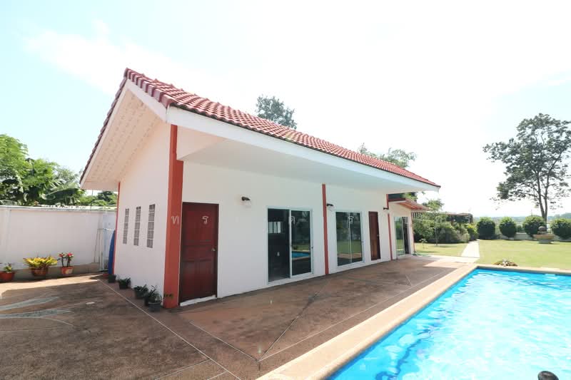 Luxury 4BR 5BA Lakeside Home for Sale Ban Tat, Udon Thani, Ban Tat, Muang Udon Thani, Udon Thani, 4 Bedrooms, 299 sqm, Single Detached House For Sale, by วีรภัทรา ดาร์เปอร์, 500477141 - DDproperty.com