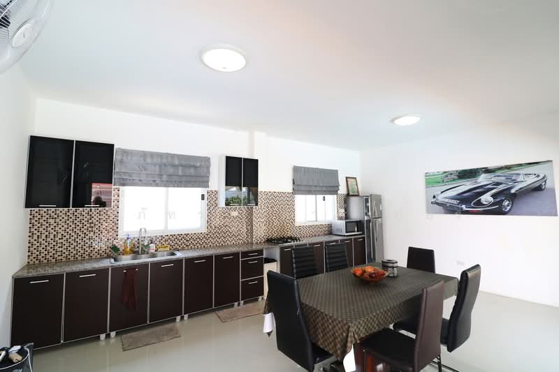 Luxury 4BR 5BA Lakeside Home for Sale Ban Tat, Udon Thani, Ban Tat, Muang Udon Thani, Udon Thani, 4 Bedrooms, 299 sqm, Single Detached House For Sale, by วีรภัทรา ดาร์เปอร์, 500477141 - DDproperty.com