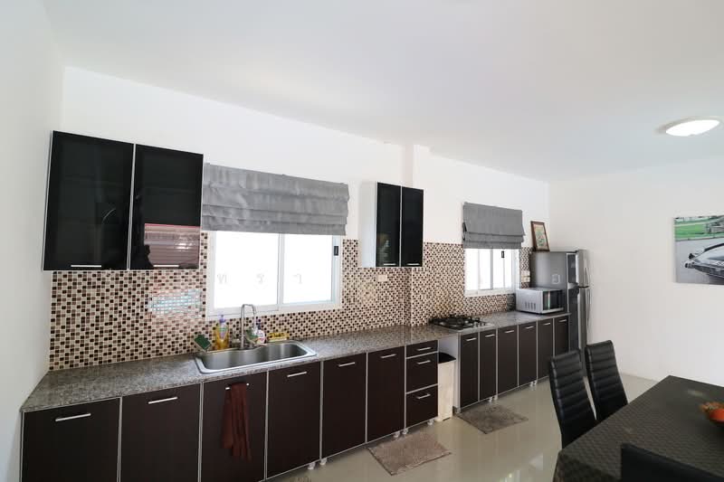 Luxury 4BR 5BA Lakeside Home for Sale Ban Tat, Udon Thani, Ban Tat, Muang Udon Thani, Udon Thani, 4 Bedrooms, 299 sqm, Single Detached House For Sale, by วีรภัทรา ดาร์เปอร์, 500477141 - DDproperty.com