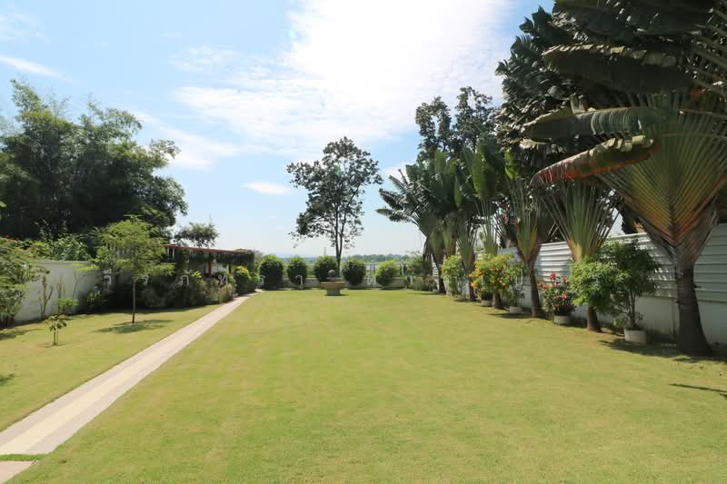 บ้านหรูริมทะเลสาบ 4 ห้องนอน 5 ห้องน้ำ บ้านตาด อุดร, อุดรธานี, บ้านตาด, เมืองอุดรธานี, อุดรธานี, 299 ตร.ม., บ้านเดี่ยว ขาย, โดย วีรภัทรา ดาร์เปอร์, 500477141 - DDproperty.com