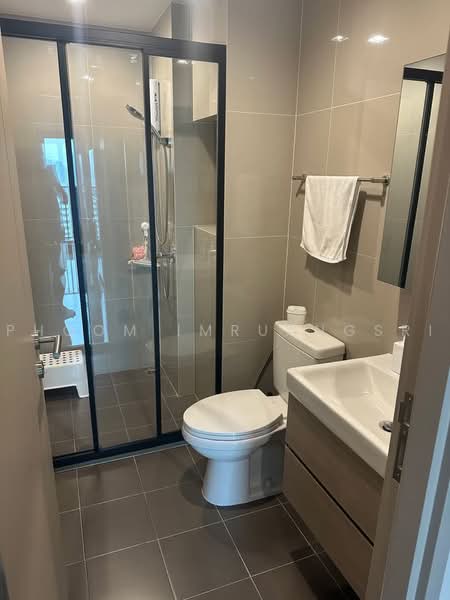 The Base Phetchaburi-Thonglor, Bangkok, Phetchaburi Rd, Bang Kapi, Huai Khwang, Bangkok, 2 Bedrooms, 46 sqm, Condo For Rent, by Phoom Imruangsri, 500477157 - DDproperty.com