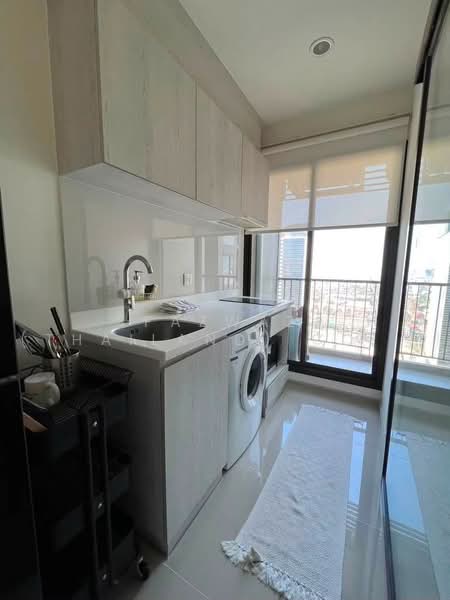 Life Asoke, Bangkok, Asoke-Dindang Road, Bang Kapi, Huai Khwang, Bangkok, 1 Bedroom, 30 sqm, Condo For Rent, by Fazwaz (Thailand) Co., Ltd., 500477262 - DDproperty.com