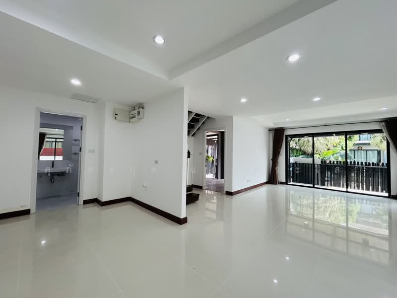 Pruksa Village 32 Delight Donmuang - Local Road, Pathum Thani, Kamphaeng Phet Road 6, Lak Hok, Muang Pathum Thani, Pathum Thani, 3 Bedrooms, 120 sqm, Single Detached House For Sale, by ศุภัทรกุล แย้มสระโส, 500477266 - DDproperty.com