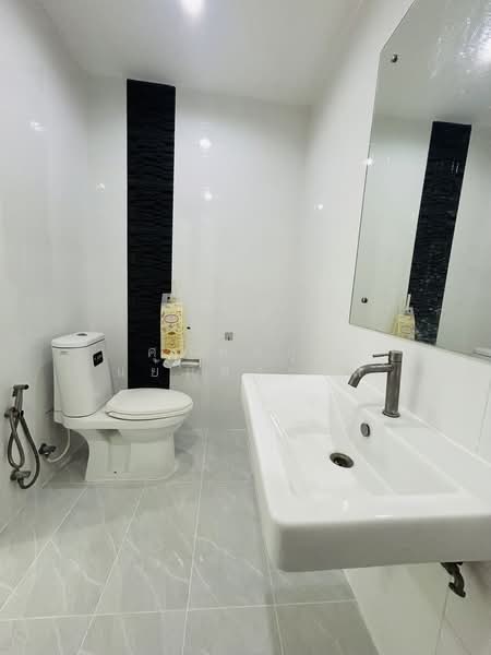 Pruksa Village 32 Delight Donmuang - Local Road, Pathum Thani, Kamphaeng Phet Road 6, Lak Hok, Muang Pathum Thani, Pathum Thani, 3 Bedrooms, 120 sqm, Single Detached House For Sale, by ศุภัทรกุล แย้มสระโส, 500477266 - DDproperty.com
