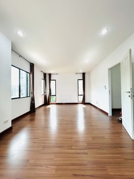Pruksa Village 32 Delight Donmuang - Local Road, Pathum Thani, Kamphaeng Phet Road 6, Lak Hok, Muang Pathum Thani, Pathum Thani, 3 Bedrooms, 120 sqm, Single Detached House For Sale, by ศุภัทรกุล แย้มสระโส, 500477266 - DDproperty.com