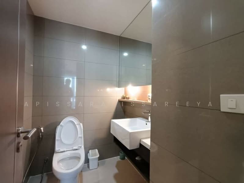15 Sukhumvit Residences, Bangkok, Soi Sukhumvit 15, Khlongtoei Nua, Watthana, Bangkok, 1 Bedroom, 42 sqm, Condo For Sale, by Apissara Issareeya, 500477312 - DDproperty.com