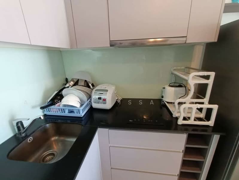 15 Sukhumvit Residences, Bangkok, Soi Sukhumvit 15, Khlongtoei Nua, Watthana, Bangkok, 1 Bedroom, 42 sqm, Condo For Sale, by Apissara Issareeya, 500477312 - DDproperty.com