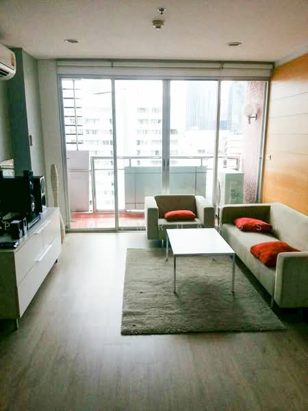 Silom Grand Terrace, Bangkok, Soi Saladaeng 2, Saladaeng Road, Silom, Bang Rak, Bangkok, 1 Bedroom, 76 sqm, Condo For Rent, by Phoom Imruangsri, 500477323 - DDproperty.com