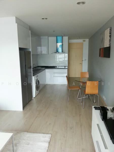 Silom Grand Terrace, Bangkok, Soi Saladaeng 2, Saladaeng Road, Silom, Bang Rak, Bangkok, 1 Bedroom, 76 sqm, Condo For Rent, by Phoom Imruangsri, 500477323 - DDproperty.com