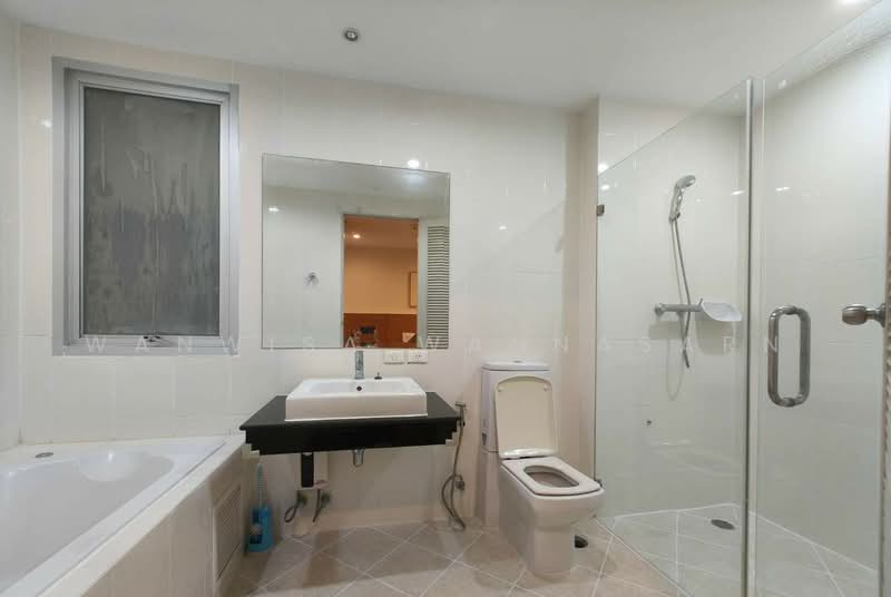 The Master Centrium Asoke-Sukhumvit, Bangkok, Sukhumvit 21, Khlongtoei Nua, Watthana, Bangkok, 3 Bedrooms, 150 sqm, Condo For Rent, by Wanwisa Wannasarn, 500477331 - DDproperty.com