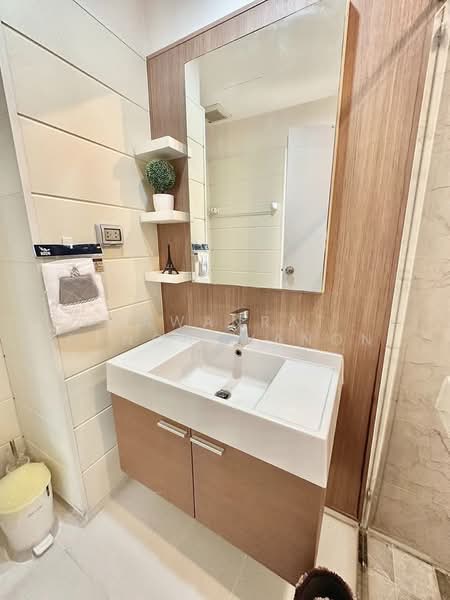 Q House Condo Sathorn, Bangkok, Thonburi Road, Khlong Ton Sai, Khlong San, Bangkok, 1 Bedroom, 42 sqm, Condo For Rent, by Pawanrat Panchawanon, 500477409 - DDproperty.com