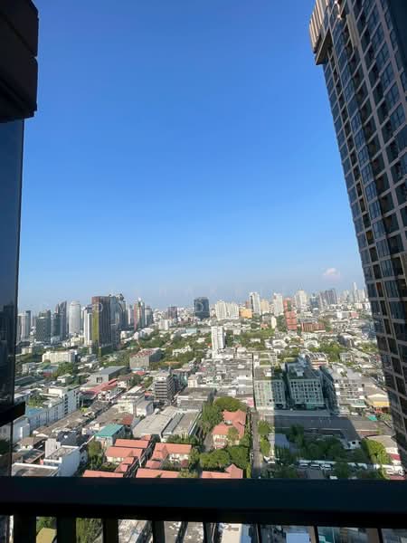 Oka Haus Sukhumvit 36, Bangkok, 3399 Rama 4 Road, Khong Tan, Khlong Toei, Bangkok, 1 Bedroom, 35 sqm, Condo For Rent, by Tanakrit Chotbuddkayan, 500477448 - DDproperty.com