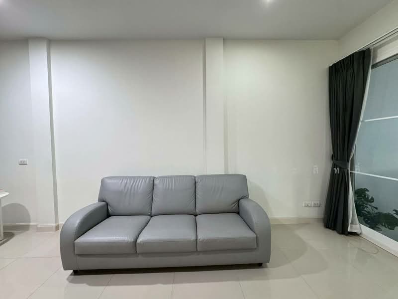 Baan Klang Muang S-Sense Rama 9-Ladprao, Bangkok, Soi Ladprao 84, Ladprao Road, Wang Thonglang, Bangkok, 3 Bedrooms, 167 sqm, Townhouse For Sale, by Aukrit Laohaprasit, 500477458 - DDproperty.com