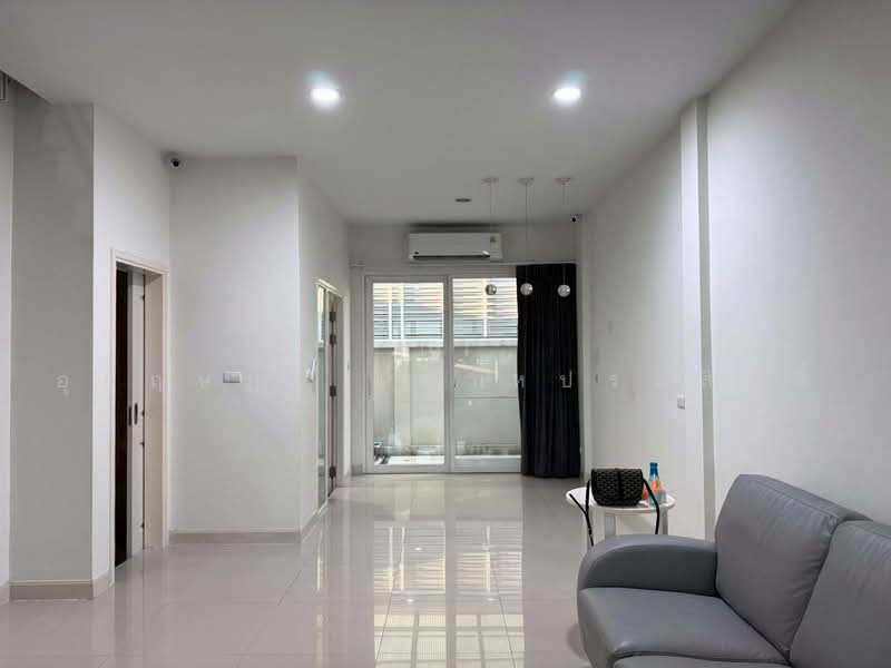 Baan Klang Muang S-Sense Rama 9-Ladprao : บ้านกลางเมือง เอสเซ้นส์ พระราม 9-ลาดพร้าว, กรุงเทพ, ซอยลาดพร้าว 84 ถนนลาดพร้าว, วังทองหลาง, กรุงเทพ, 167 ตร.ม., ทาวน์เฮ้าส์ ขาย, โดย อุกฤษฏ์ เลาหประสิทธิ์, 500477458 - DDproperty.com