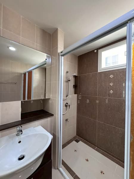 Baan Klang Muang S-Sense Rama 9-Ladprao, Bangkok, Soi Ladprao 84, Ladprao Road, Wang Thonglang, Bangkok, 3 Bedrooms, 167 sqm, Townhouse For Sale, by Aukrit Laohaprasit, 500477458 - DDproperty.com