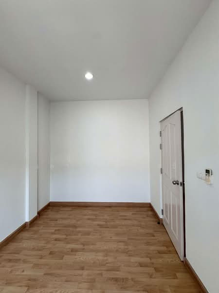 Baan Klang Muang S-Sense Rama 9-Ladprao, Bangkok, Soi Ladprao 84, Ladprao Road, Wang Thonglang, Bangkok, 3 Bedrooms, 167 sqm, Townhouse For Sale, by Aukrit Laohaprasit, 500477458 - DDproperty.com