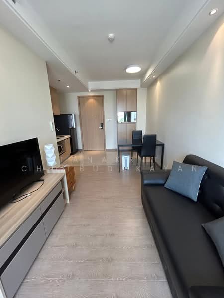 Regal Sathon-Naradhiwas, Bangkok, Naradhiwas Rajanagarindra Road, Thung Maha Mek, Sathon, Bangkok, 1 Bedroom, 35 sqm, Condo For Rent, by Tanakrit Chotbuddkayan, 500477484 - DDproperty.com