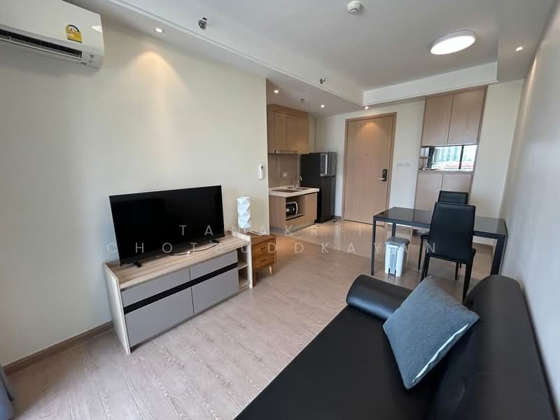 Regal Sathon-Naradhiwas, Bangkok, Naradhiwas Rajanagarindra Road, Thung Maha Mek, Sathon, Bangkok, 1 Bedroom, 35 sqm, Condo For Rent, by Tanakrit Chotbuddkayan, 500477484 - DDproperty.com