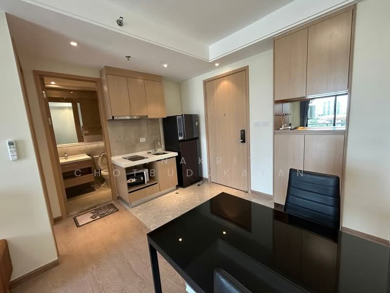Regal Sathon-Naradhiwas, Bangkok, Naradhiwas Rajanagarindra Road, Thung Maha Mek, Sathon, Bangkok, 1 Bedroom, 35 sqm, Condo For Rent, by Tanakrit Chotbuddkayan, 500477484 - DDproperty.com