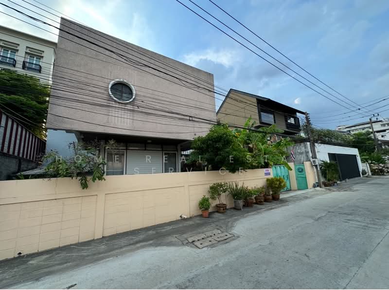 ที่ดินพร้อมสิ่งปลูกสร้าง 210 ตร.ว. ซอยปรีดีพนมยงค์ 42, Bangkok, Phra Kanong Nua, Watthana, Bangkok, , 840 sqm, Land For Sale, by HOME Real Estate Service, 500477490 - DDproperty.com