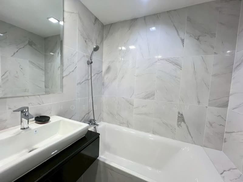 Bless Residence Ekkamai, Bangkok, Sukhumvit 71, Khlong Tan Nua, Watthana, Bangkok, 1 Bedroom, 32 sqm, Condo For Rent, by Tanakrit Chotbuddkayan, 500477519 - DDproperty.com
