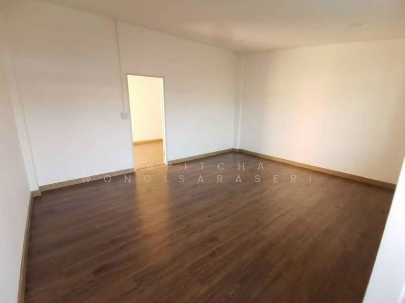 3-BR Townhouse, Bangkok, Khlong Kum, Bueng Kum, Bangkok, 3 Bedrooms, 120 sqm, Townhouse For Sale, by Supitcha Wongisaraseri, 500477545 - DDproperty.com