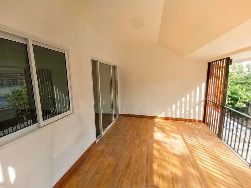 3-BR Townhouse, Bangkok, Khlong Kum, Bueng Kum, Bangkok, 3 Bedrooms, 120 sqm, Townhouse For Sale, by Supitcha Wongisaraseri, 500477545 - DDproperty.com