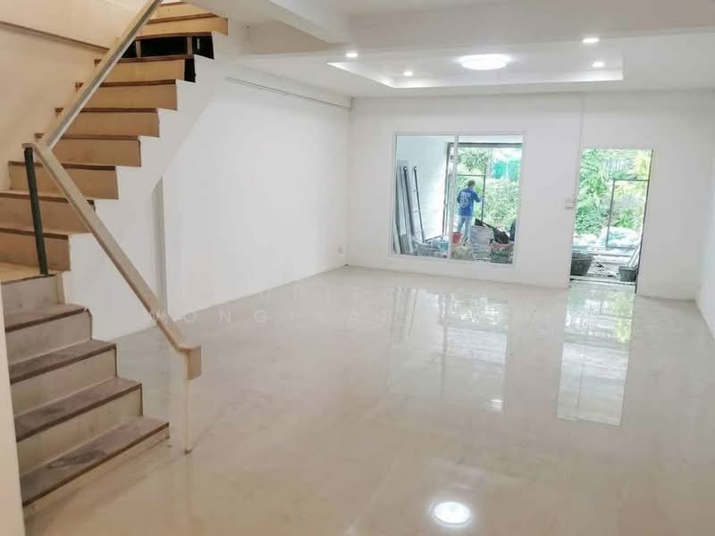 3-BR Townhouse, Bangkok, Khlong Kum, Bueng Kum, Bangkok, 3 Bedrooms, 120 sqm, Townhouse For Sale, by Supitcha Wongisaraseri, 500477545 - DDproperty.com