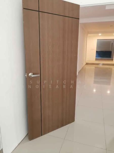 3-BR Townhouse, Bangkok, Khlong Kum, Bueng Kum, Bangkok, 3 Bedrooms, 120 sqm, Townhouse For Sale, by Supitcha Wongisaraseri, 500477545 - DDproperty.com