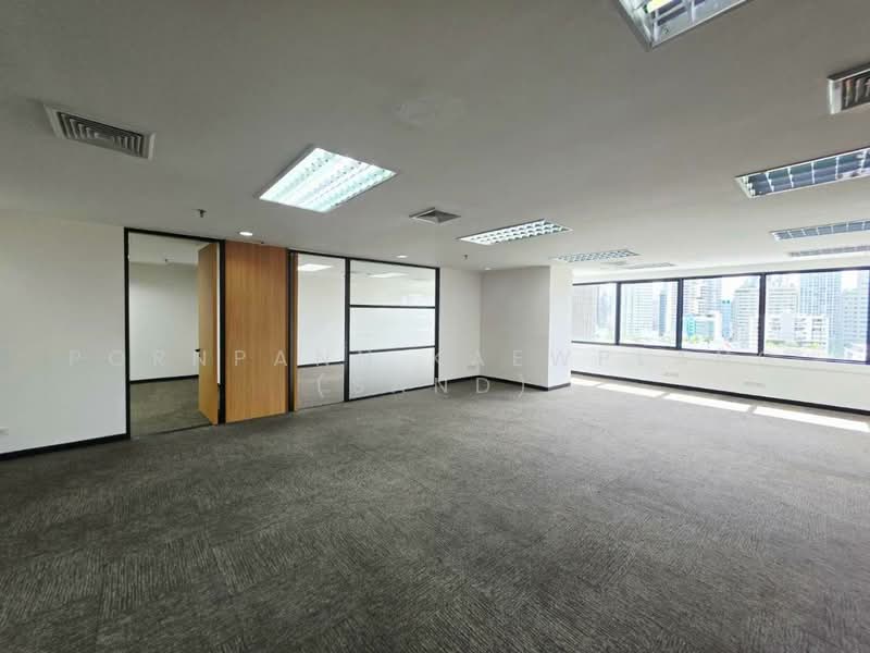 Office for Rent Asoke - Sukhumvit | 313.61 sq.m. | 580 THB/sqm | BTS Asoke & MRT Sukhumvit, Bangkok, Khlongtoei Nua, Watthana, Bangkok, , 314 sqm, Office Space For Rent, by Pornpann Kaewplang (Sand), 500477556 - DDproperty.com