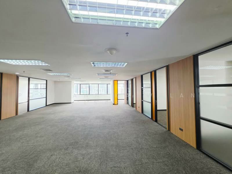 Office for Rent Asoke - Sukhumvit | 313.61 sq.m. | 580 THB/sqm | BTS Asoke & MRT Sukhumvit, Bangkok, Khlongtoei Nua, Watthana, Bangkok, , 314 sqm, Office Space For Rent, by Pornpann Kaewplang (Sand), 500477556 - DDproperty.com