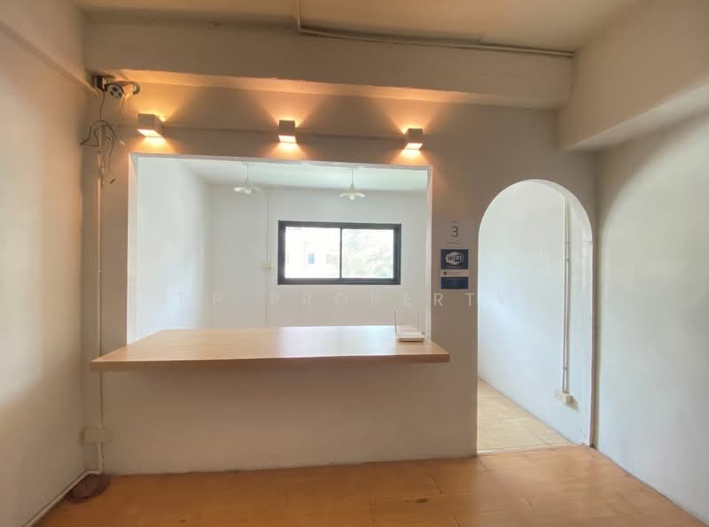 4-Storey Townhome Soi Convent (Silom - Sathorn), Bangkok, คอนแวนต์, Silom, Bang Rak, Bangkok, 10+ Bedrooms, 380 sqm, Townhouse For Rent, by PP Property, 500477577 - DDproperty.com