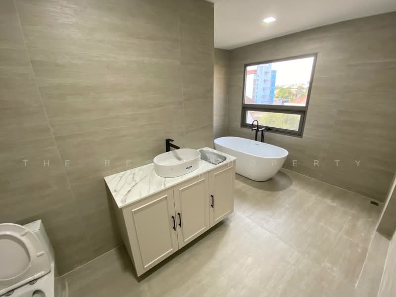 บ้านแฝดบางเขน กรุงเทพมหานคร, Bangkok, Tha Rang, Bang Khen, Bangkok, 5 Bedrooms, 300 sqm, Semi-Detached House (Twin House) For Sale, by The Best Property ไก่, 500477599 - DDproperty.com