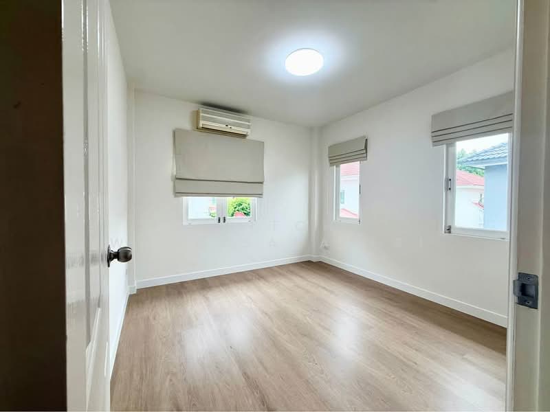 3-BR House, Bangkok, Lat Krabang, Bangkok, 3 Bedrooms, 204 sqm, Single Detached House For Sale, by Supitcha Wongisaraseri, 500477613 - DDproperty.com