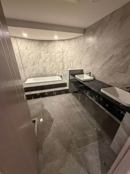 Le Raffine Sukhumvit 24, Bangkok, Soi Sukhumvit 24, Khong Tan, Khlong Toei, Bangkok, 4 Bedrooms, 371 sqm, Condo For Rent, by Bangkok Residential, 500477632 - DDproperty.com