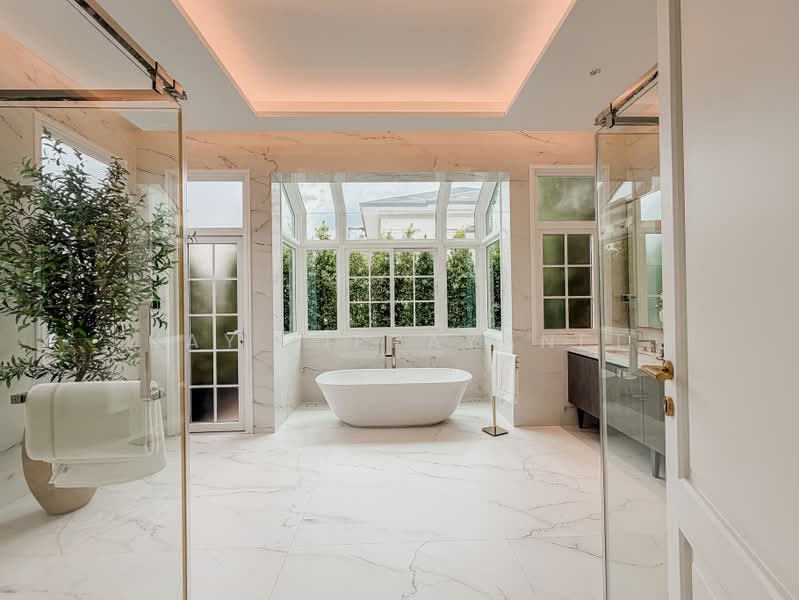 Crystal Solana, Bangkok, Pradit Manutham Road, Nuan Chan, Bueng Kum, Bangkok, 3 Bedrooms, 496 sqm, Single Detached House For Sale, by Kay Tippayanet, 500477698 - DDproperty.com